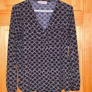 Flowy long sleeve blouse